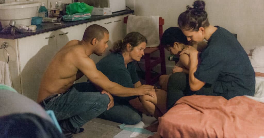 how to decrease pain in childbirth